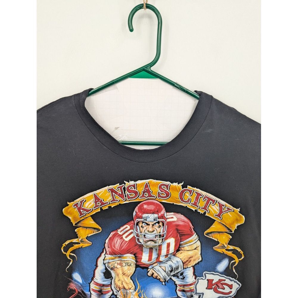 NFL Kansas City Chiefs Men's 5XL VTG Tough Guy Football Tee Shirt, NEW - Picture 3 of 5